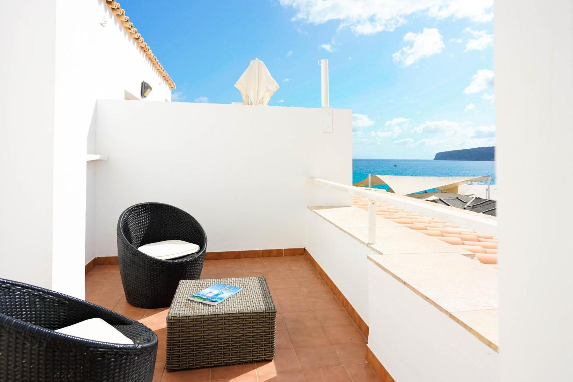 Apartamentos Es Caló Exterior foto