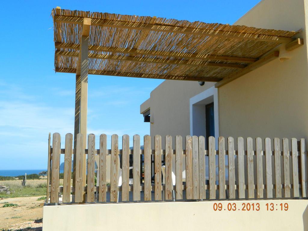 Apartamentos Es Caló Exterior foto