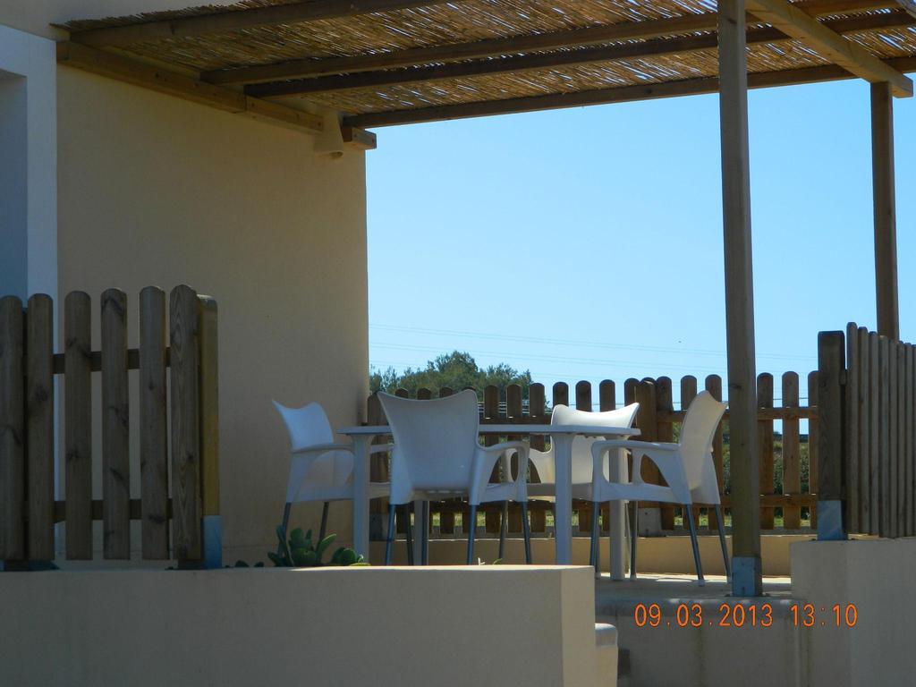 Apartamentos Es Caló Exterior foto